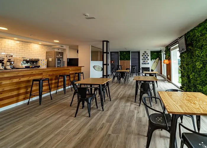 Alima Surf & Otel Ajo