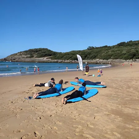 Alima Surf & מלון אחו
